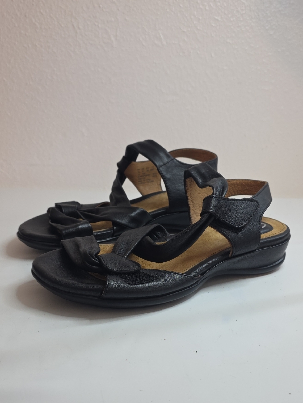 CLARKS LAURIEANN BELL LEATHER BLACK STRAPPY SANDALS LADIES SIZE 8 LIKE NEW